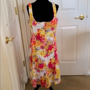 GORGEOUS JONES WEAR FLORAL SLEVELESS DRESS